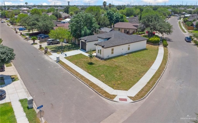 1702 Wilcox Drive, Edinburg, TX 78542, 3 Bedrooms Bedrooms, ,2 BathroomsBathrooms,Residential,For Sale,1702 Wilcox Drive,0,478434