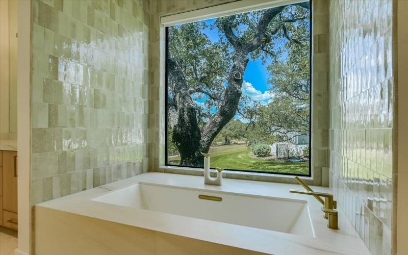 146 Coral Berry, Horseshoe Bay, TX 78657, 4 Bedrooms Bedrooms, ,5 BathroomsBathrooms,Residential,For Sale,146 Coral Berry,0,174711