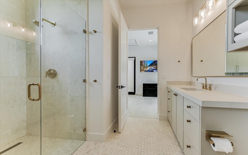 146 Coral Berry, Horseshoe Bay, TX 78657, 4 Bedrooms Bedrooms, ,5 BathroomsBathrooms,Residential,For Sale,146 Coral Berry,0,174711