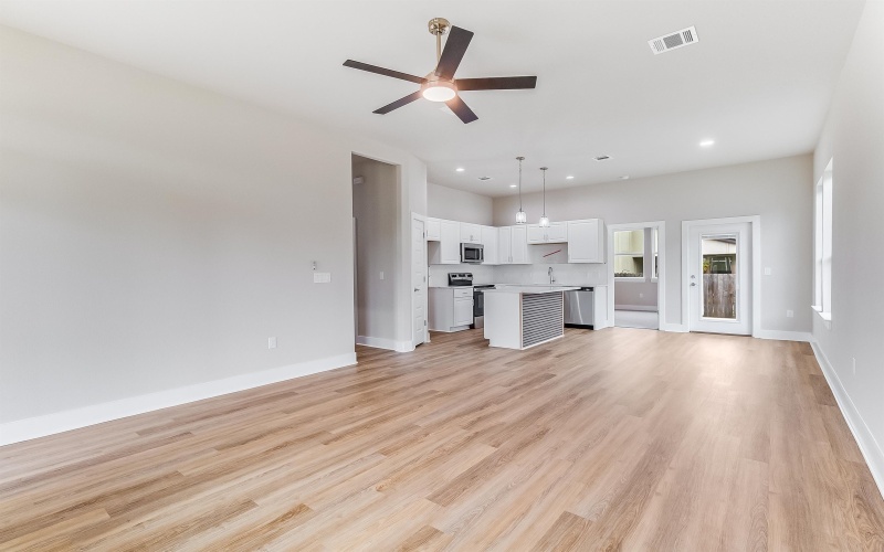 650 Aspen Lane, Cottonwood Shores, TX 78657, 3 Bedrooms Bedrooms, ,2 BathroomsBathrooms,Residential,For Sale,650 Aspen Lane,0,174718