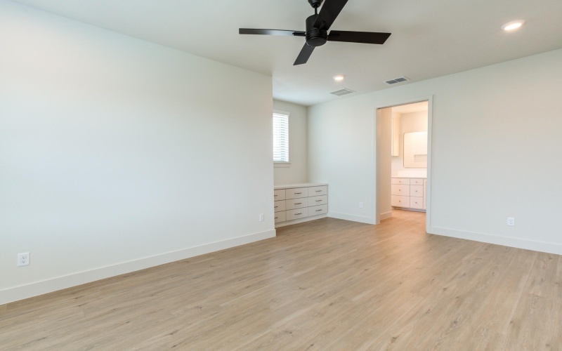 3806 126th Street, Lubbock, TX 79423, 5 Bedrooms Bedrooms, ,5 BathroomsBathrooms,Residential,For Sale,3806 126th Street,0,202559101