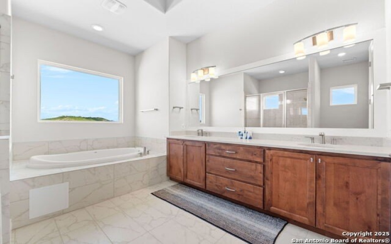 22825 Linwood Rdg, San Antonio, TX 78255, 5 Bedrooms Bedrooms, ,5 BathroomsBathrooms,Residential,For Sale,22825 Linwood Rdg,0,1892523