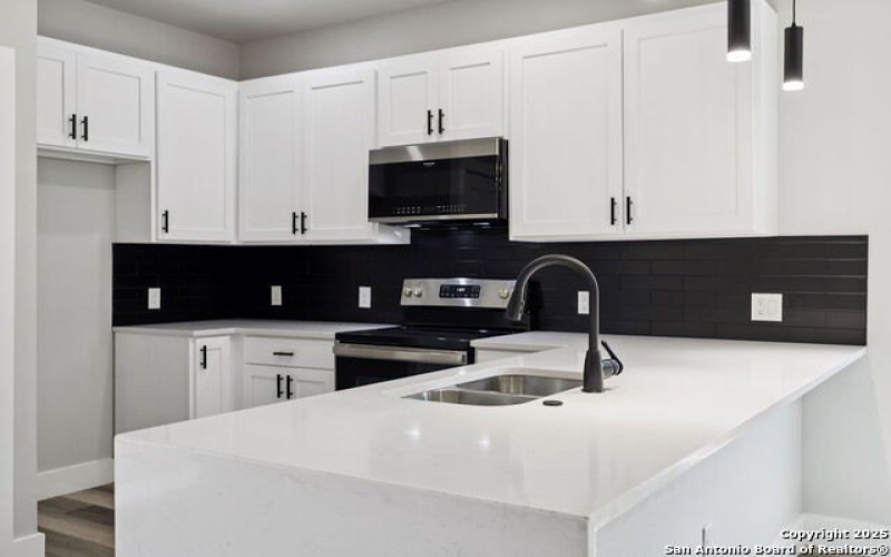 803 Indiana, San Antonio, TX 78210, 3 Habitaciones Habitaciones , ,2 BañosBaños,Residential,En Venta,803 Indiana,0,1892603