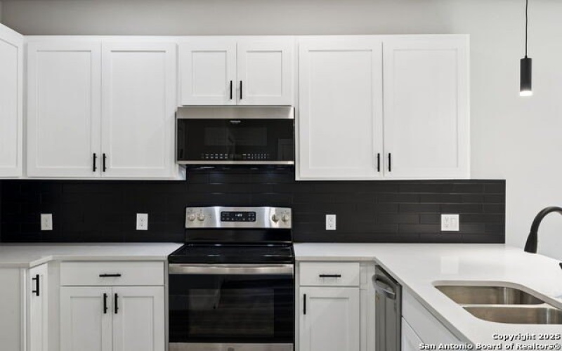 803 Indiana, San Antonio, TX 78210, 3 Habitaciones Habitaciones , ,2 BañosBaños,Residential,En Venta,803 Indiana,0,1892603