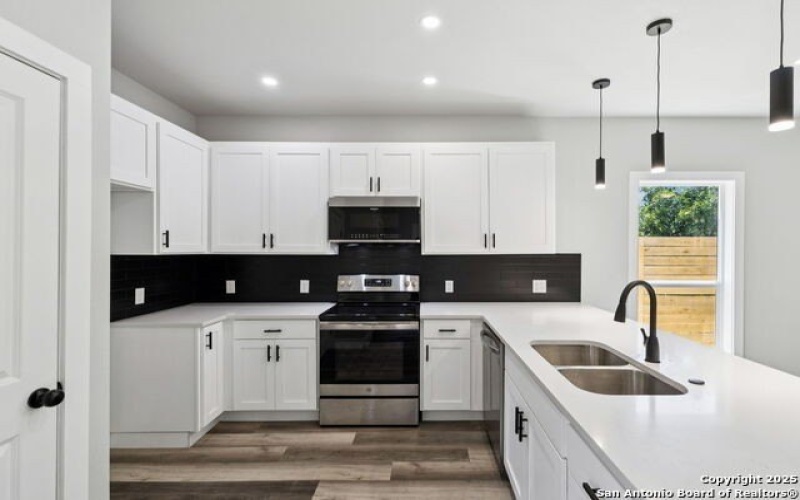 803 Indiana, San Antonio, TX 78210, 3 Habitaciones Habitaciones , ,2 BañosBaños,Residential,En Venta,803 Indiana,0,1892603