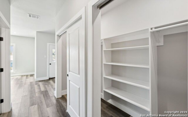 803 Indiana, San Antonio, TX 78210, 3 Habitaciones Habitaciones , ,2 BañosBaños,Residential,En Venta,803 Indiana,0,1892603