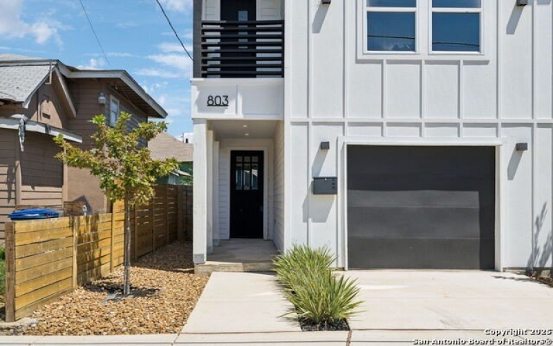 803 Indiana, San Antonio, TX 78210, 3 Habitaciones Habitaciones , ,2 BañosBaños,Residential,En Venta,803 Indiana,0,1892603