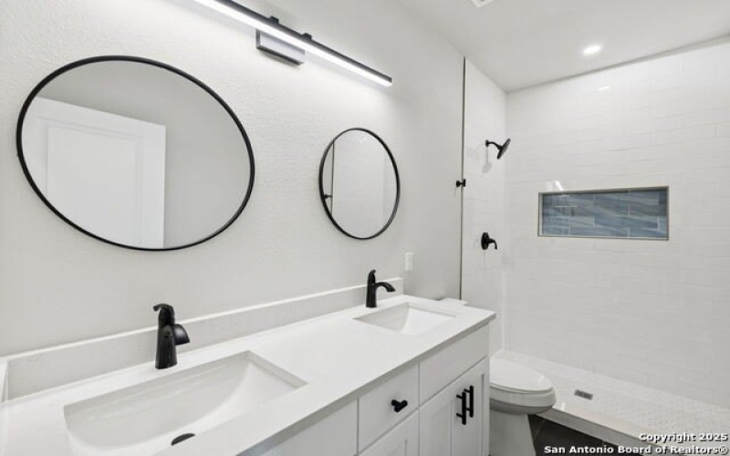 803 Indiana, San Antonio, TX 78210, 3 Habitaciones Habitaciones , ,2 BañosBaños,Residential,En Venta,803 Indiana,0,1892603