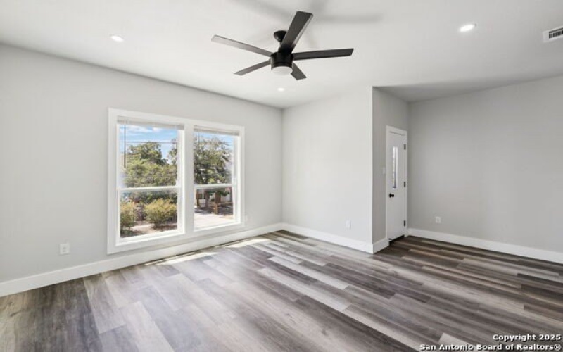 803 Indiana, San Antonio, TX 78210, 3 Habitaciones Habitaciones , ,2 BañosBaños,Residential,En Venta,803 Indiana,0,1892603