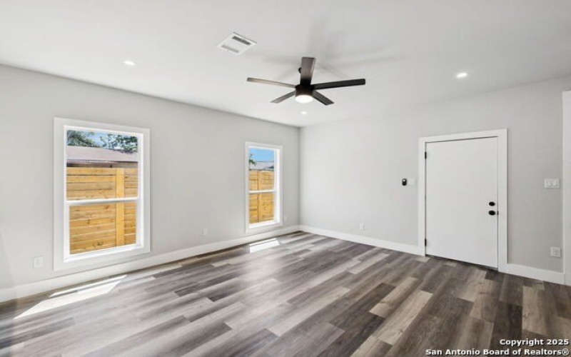 803 Indiana, San Antonio, TX 78210, 3 Habitaciones Habitaciones , ,2 BañosBaños,Residential,En Venta,803 Indiana,0,1892603