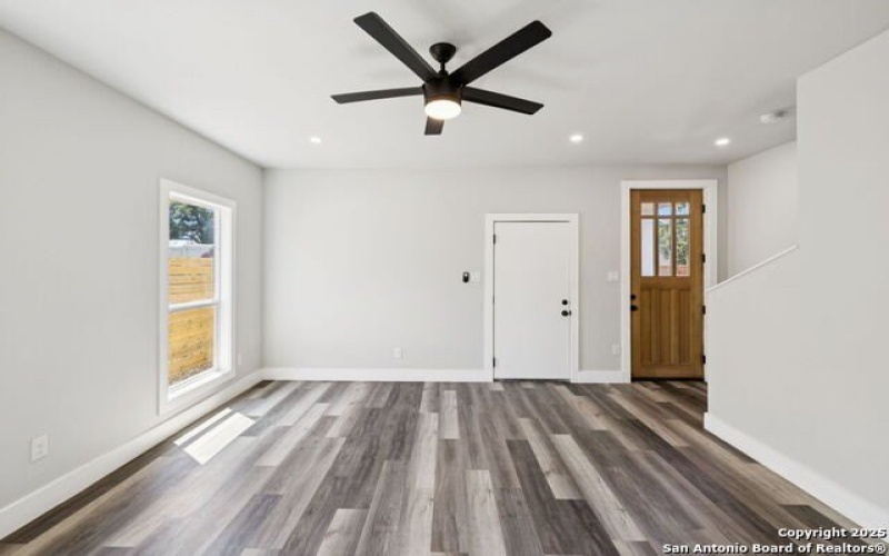 803 Indiana, San Antonio, TX 78210, 3 Habitaciones Habitaciones , ,2 BañosBaños,Residential,En Venta,803 Indiana,0,1892603
