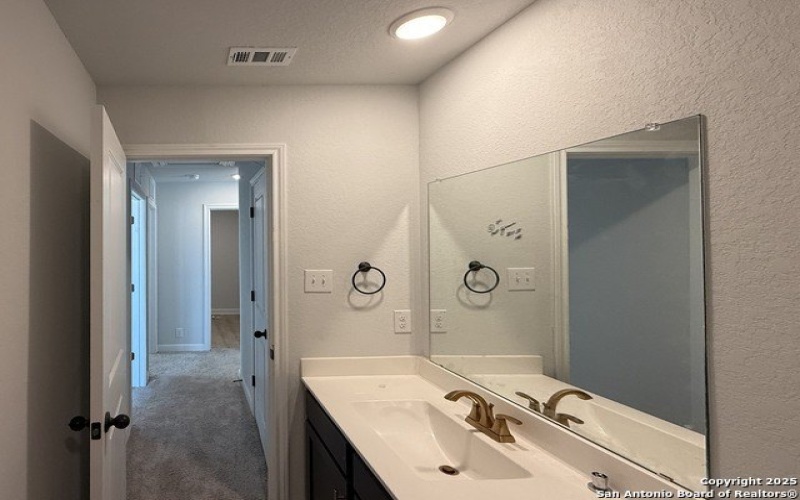 7028 Sycamore Hollow, San Antonio, TX 78252, 3 Bedrooms Bedrooms, ,2 BathroomsBathrooms,Residential,For Sale,7028 Sycamore Hollow,0,1892636