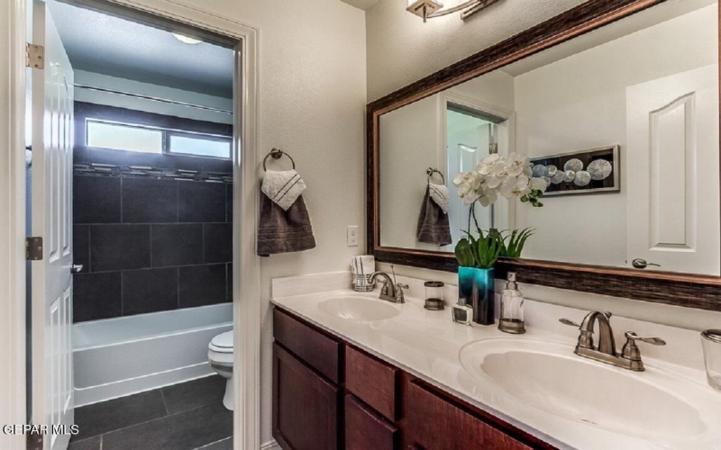 10700 Drew Pearson Drive, El Paso, TX 79924, 5 Bedrooms Bedrooms, ,1 BathroomBathrooms,Residential,For Sale,10700 Drew Pearson Drive,0,928395