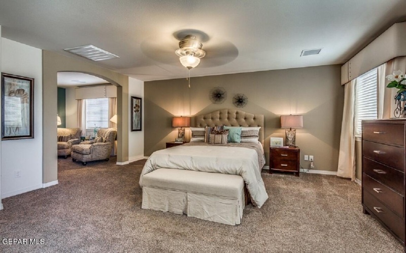 10700 Drew Pearson Drive, El Paso, TX 79924, 5 Bedrooms Bedrooms, ,1 BathroomBathrooms,Residential,For Sale,10700 Drew Pearson Drive,0,928395