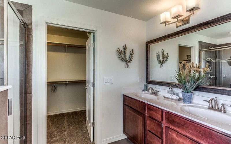 10700 Drew Pearson Drive, El Paso, TX 79924, 5 Bedrooms Bedrooms, ,1 BathroomBathrooms,Residential,For Sale,10700 Drew Pearson Drive,0,928395