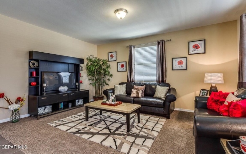 10700 Drew Pearson Drive, El Paso, TX 79924, 5 Bedrooms Bedrooms, ,1 BathroomBathrooms,Residential,For Sale,10700 Drew Pearson Drive,0,928395
