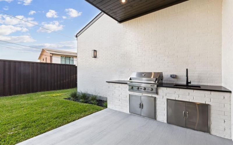 3936 Rochelle Drive, Dallas, TX 75220, 4 Habitaciones Habitaciones , ,5 BañosBaños,Residential,En Venta,3936 Rochelle Drive,0,21002520
