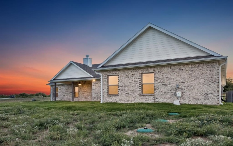 405 Red Roan Ridge, Weatherford, TX 76087, 4 Habitaciones Habitaciones , ,2 BañosBaños,Residential,En Venta,405 Red Roan Ridge,0,21007383