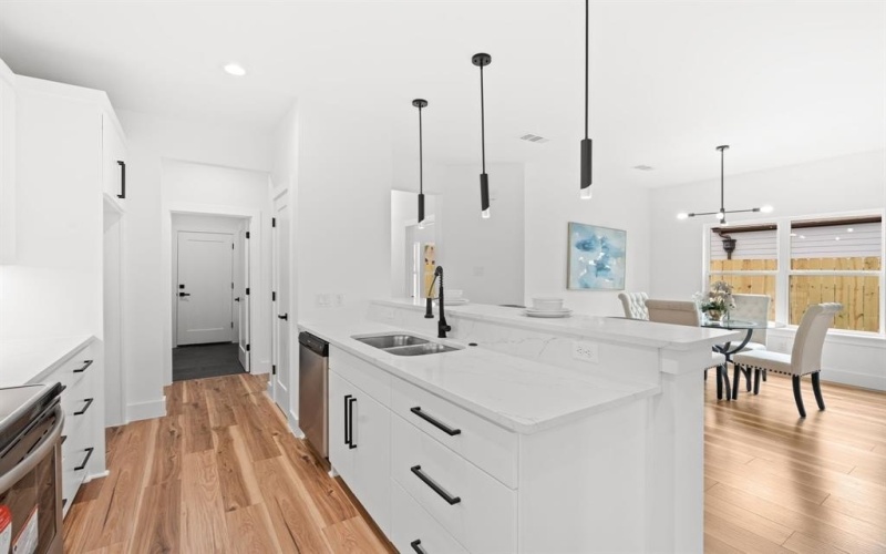 911 18th Street, Dallas, TX 75216, 4 Habitaciones Habitaciones , ,2 BañosBaños,Residential,En Venta,911 18th Street,0,21030524