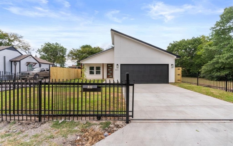 911 18th Street, Dallas, TX 75216, 4 Habitaciones Habitaciones , ,2 BañosBaños,Residential,En Venta,911 18th Street,0,21030524