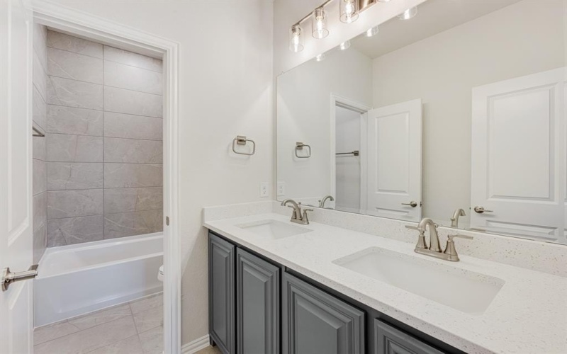 140 Rosewood Drive, Glenn Heights, TX 75154, 6 Bedrooms Bedrooms, ,6 BathroomsBathrooms,Residential,For Sale,140 Rosewood Drive,0,21031432