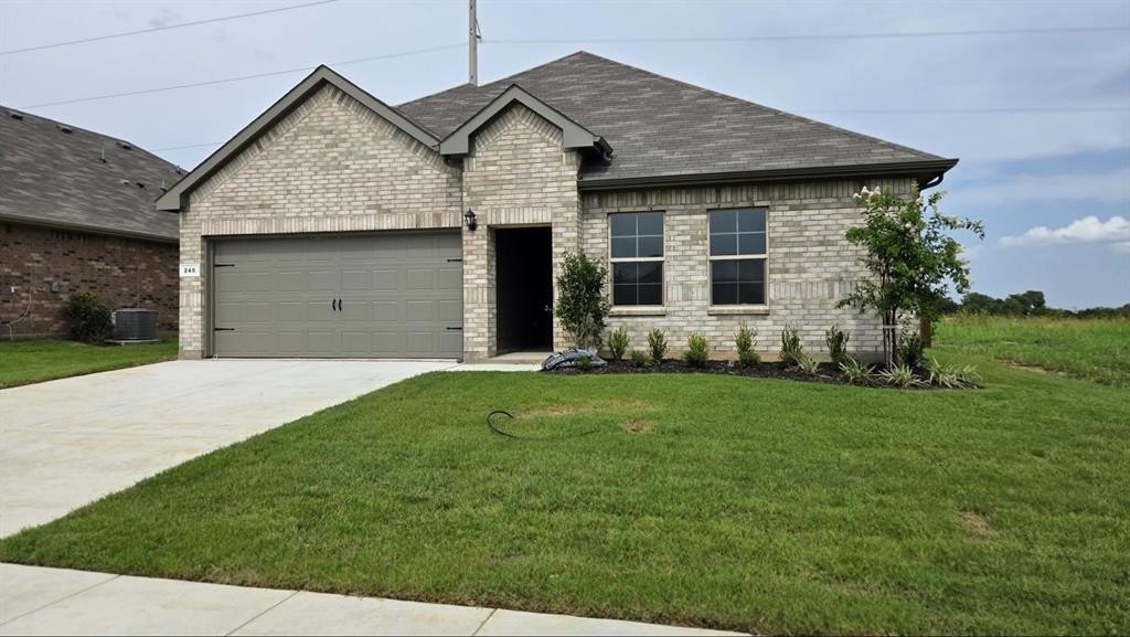 240 KINLEY Street, Grandview, TX 76050, 3 Bedrooms Bedrooms, ,2 BathroomsBathrooms,Residential,For Sale,240 KINLEY Street,0,21031453