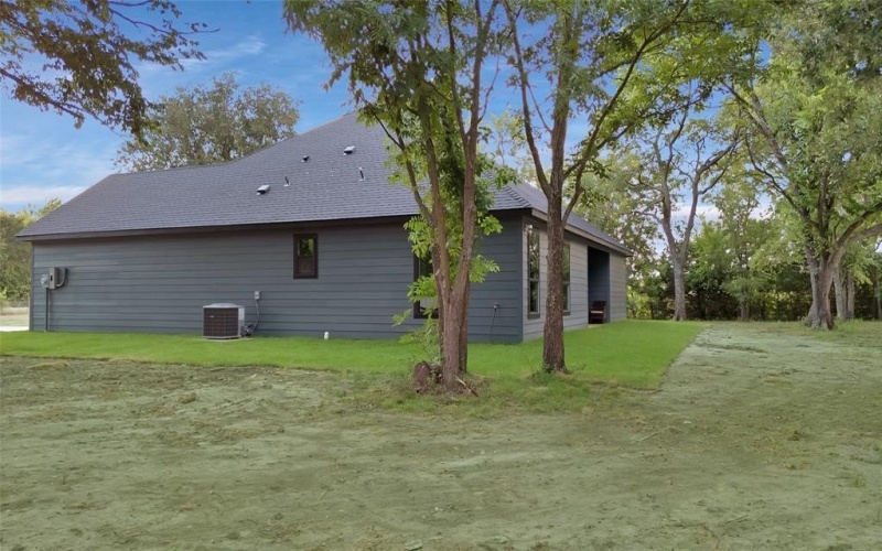 1911 US-HWY 69, Greenville, TX 75401, 3 Bedrooms Bedrooms, ,2 BathroomsBathrooms,Residential,For Sale,1911 US-HWY 69,0,21031922