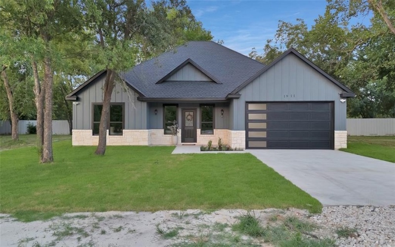 1911 US-HWY 69, Greenville, TX 75401, 3 Bedrooms Bedrooms, ,2 BathroomsBathrooms,Residential,For Sale,1911 US-HWY 69,0,21031922