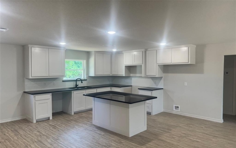 1110 Champ LN, Springtown, TX 76082, 3 Bedrooms Bedrooms, ,2 BathroomsBathrooms,Residential,For Sale,1110 Champ LN,0,21031950