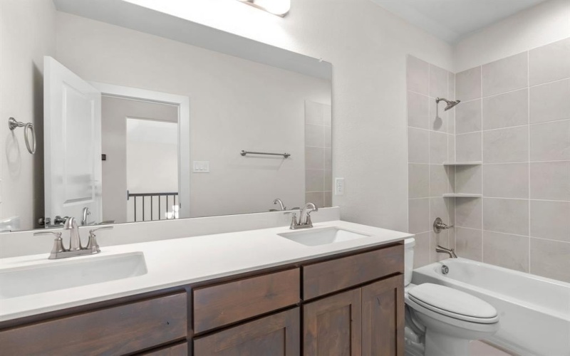 2713 Richard Street, Burleson, TX 76028, 4 Bedrooms Bedrooms, ,3 BathroomsBathrooms,Residential,For Sale,2713 Richard Street,0,21032246