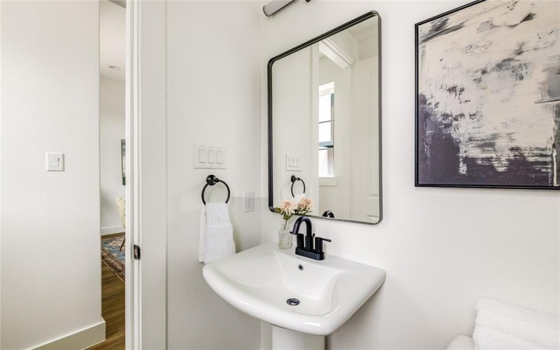 13325 Bee Street #301, Farmers Branch, TX 75234, 3 Bedrooms Bedrooms, ,3 BathroomsBathrooms,Residential,For Sale,13325 Bee Street,0,21032478