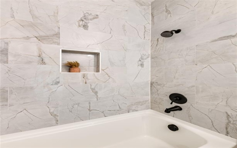 13325 Bee Street #301, Farmers Branch, TX 75234, 3 Bedrooms Bedrooms, ,3 BathroomsBathrooms,Residential,For Sale,13325 Bee Street,0,21032478