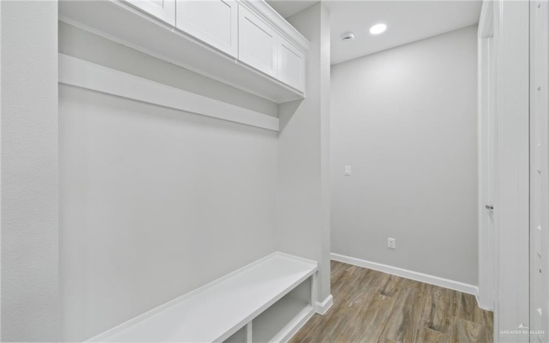 701 Grayson Avenue, McAllen, TX 78504, 4 Habitaciones Habitaciones , ,2 BañosBaños,Residential,En Venta,701 Grayson Avenue,0,478588