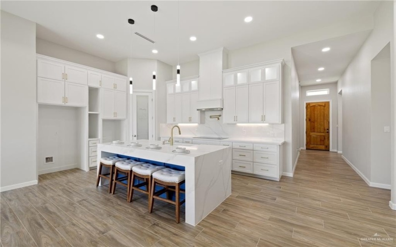 701 Grayson Avenue, McAllen, TX 78504, 4 Habitaciones Habitaciones , ,2 BañosBaños,Residential,En Venta,701 Grayson Avenue,0,478588