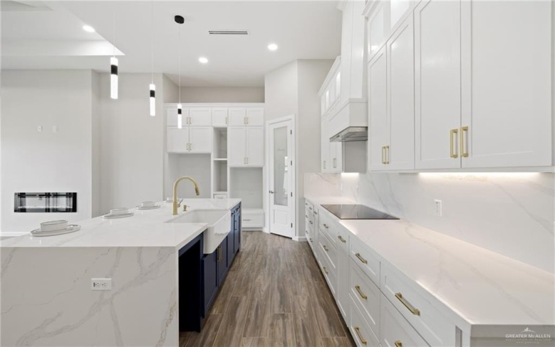 701 Grayson Avenue, McAllen, TX 78504, 4 Habitaciones Habitaciones , ,2 BañosBaños,Residential,En Venta,701 Grayson Avenue,0,478588