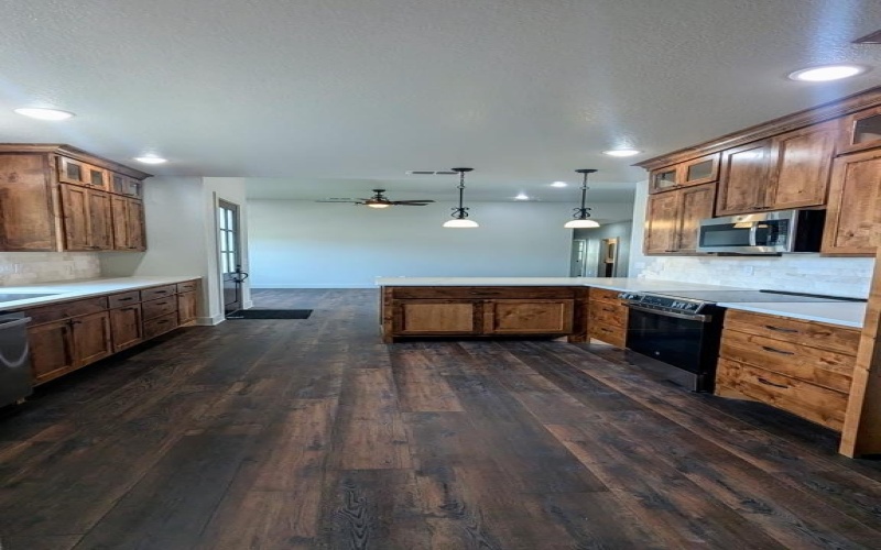 2015 N Chalet Circle, Kerrville, TX 78028, 3 Habitaciones Habitaciones , ,2 BañosBaños,Residential,En Venta,2015 N Chalet Circle,0,120054
