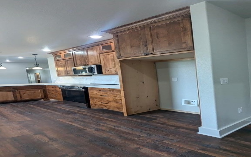 2015 N Chalet Circle, Kerrville, TX 78028, 3 Habitaciones Habitaciones , ,2 BañosBaños,Residential,En Venta,2015 N Chalet Circle,0,120054