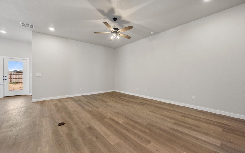 314 E 26th Street, Wolfforth, TX 79382, 3 Habitaciones Habitaciones , ,2 BañosBaños,Residential,En Venta,314 E 26th Street,0,202559169