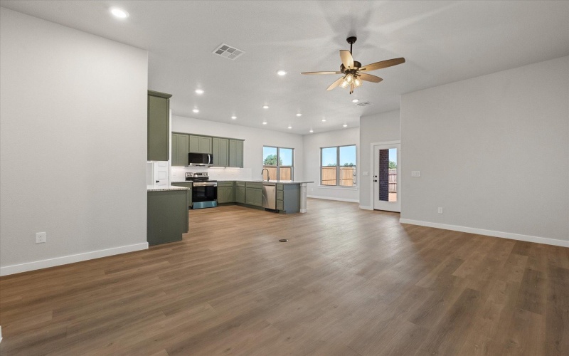 302 E 24th Street, Wolfforth, TX 79382, 4 Bedrooms Bedrooms, ,2 BathroomsBathrooms,Residential,For Sale,302 E 24th Street,0,202559177