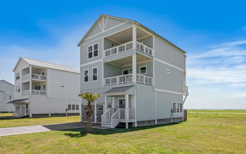 520 Annabelle Drive, Gilchrist, TX 77617, 5 Bedrooms Bedrooms, ,6 BathroomsBathrooms,Residential,For Sale,520 Annabelle Drive,0,5104305