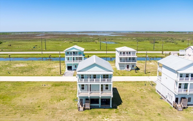 520 Annabelle Drive, Gilchrist, TX 77617, 5 Bedrooms Bedrooms, ,6 BathroomsBathrooms,Residential,For Sale,520 Annabelle Drive,0,5104305
