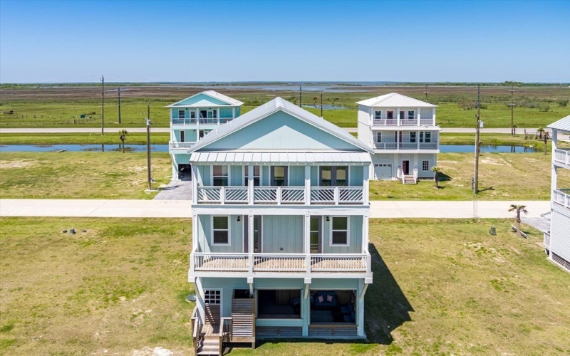 520 Annabelle Drive, Gilchrist, TX 77617, 5 Bedrooms Bedrooms, ,6 BathroomsBathrooms,Residential,For Sale,520 Annabelle Drive,0,5104305