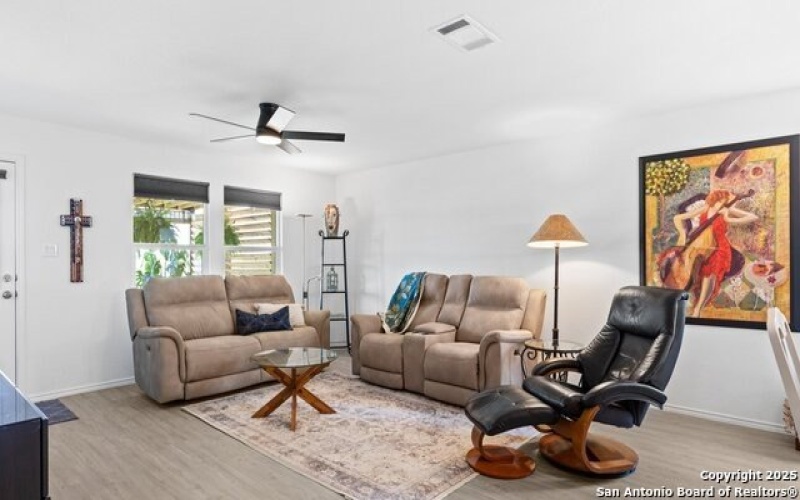216 Pacific Waters, Seguin, TX 78155, 3 Bedrooms Bedrooms, ,2 BathroomsBathrooms,Residential,For Sale,216 Pacific Waters,0,1892890