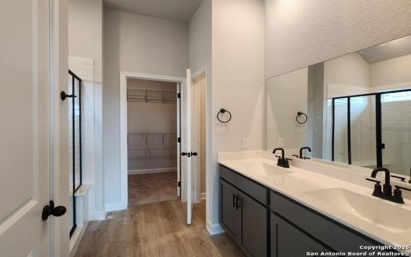 1419 Lockett Falls, San Antonio, TX 78245, 5 Bedrooms Bedrooms, ,5 BathroomsBathrooms,Residential,For Sale,1419 Lockett Falls,0,1893104