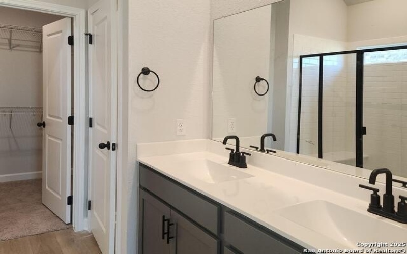 1419 Lockett Falls, San Antonio, TX 78245, 5 Bedrooms Bedrooms, ,5 BathroomsBathrooms,Residential,For Sale,1419 Lockett Falls,0,1893104