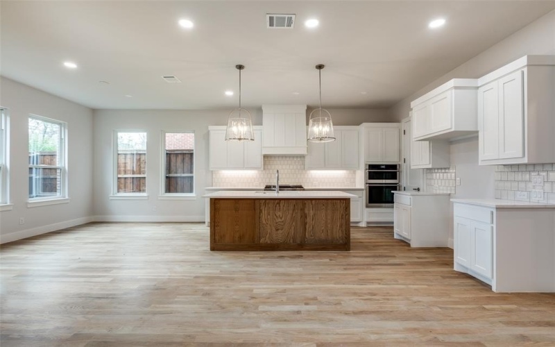 7139 Brisa Drive, Dallas, TX 75223, 4 Bedrooms Bedrooms, ,3 BathroomsBathrooms,Residential,For Sale,7139 Brisa Drive,0,21020441