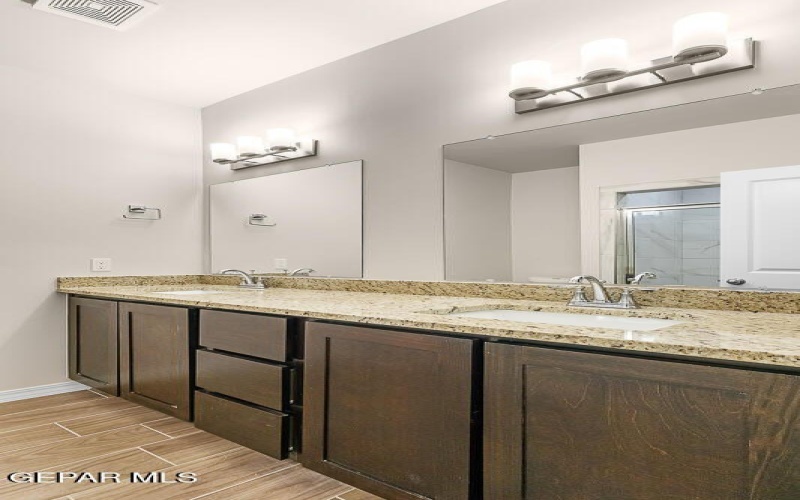890 HARPENDEM Drive, El Paso, TX 79928, 3 Bedrooms Bedrooms, ,2 BathroomsBathrooms,Residential,For Sale,890 HARPENDEM Drive,917000