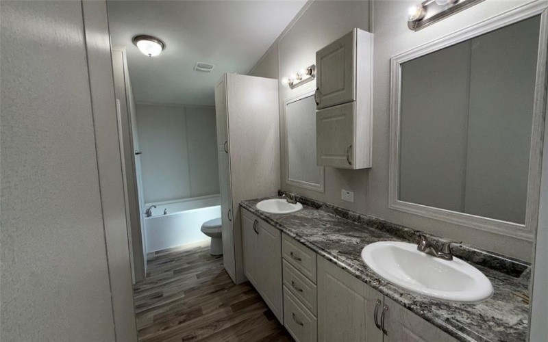 240 Overland Trail, Bridgeport, TX 76426, 3 Habitaciones Habitaciones , ,2 BañosBaños,Residential,En Venta,240 Overland Trail,0,21028967