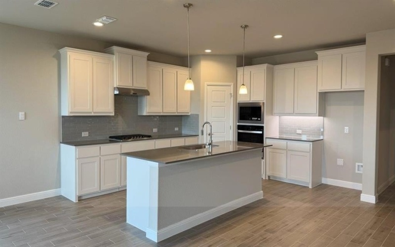 15040 GREEN BLUFF Drive, Fort Worth, TX 76008, 4 Habitaciones Habitaciones , ,2 BañosBaños,Residential,En Venta,15040 GREEN BLUFF Drive,0,21031900