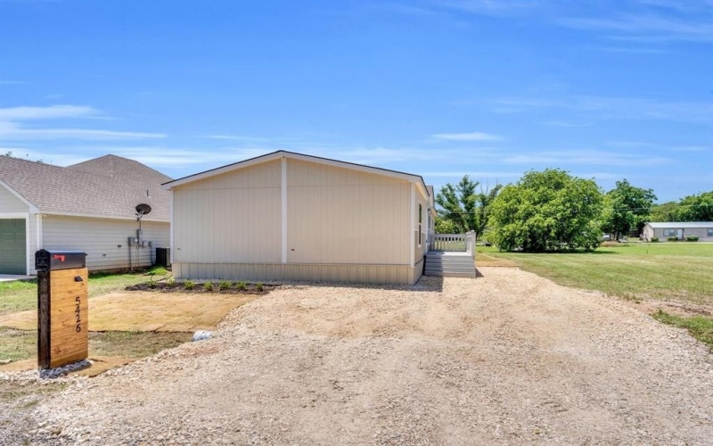 5426 Highview Drive, Granbury, TX 76048, 3 Bedrooms Bedrooms, ,2 BathroomsBathrooms,Residential,For Sale,5426 Highview Drive,0,21032367